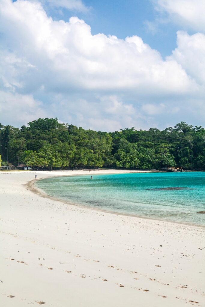 Champagne Beach | Santo Espiritu